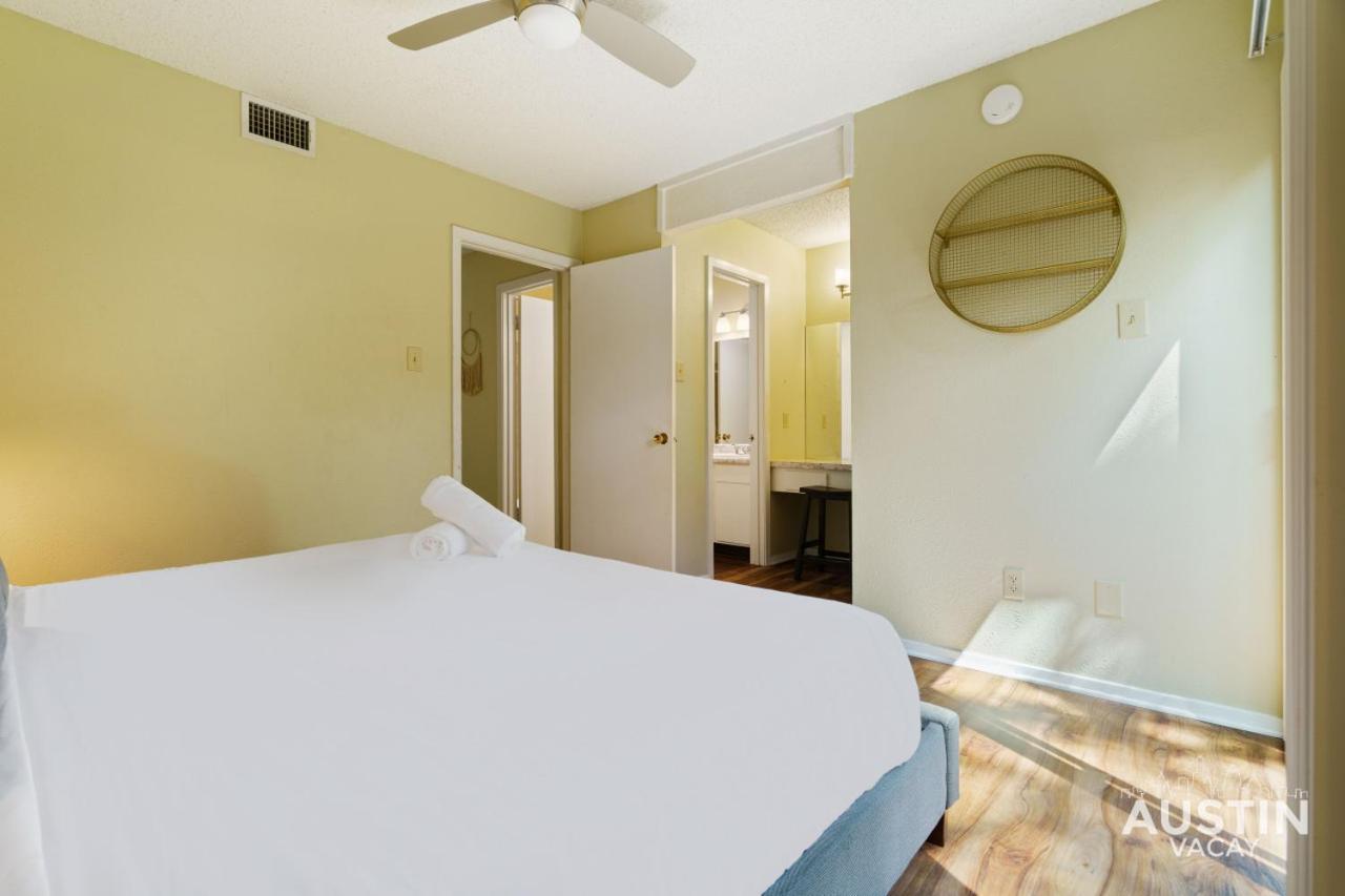 Spacious Atx Apt With Private Deck And All Essentials Austin Exterior photo