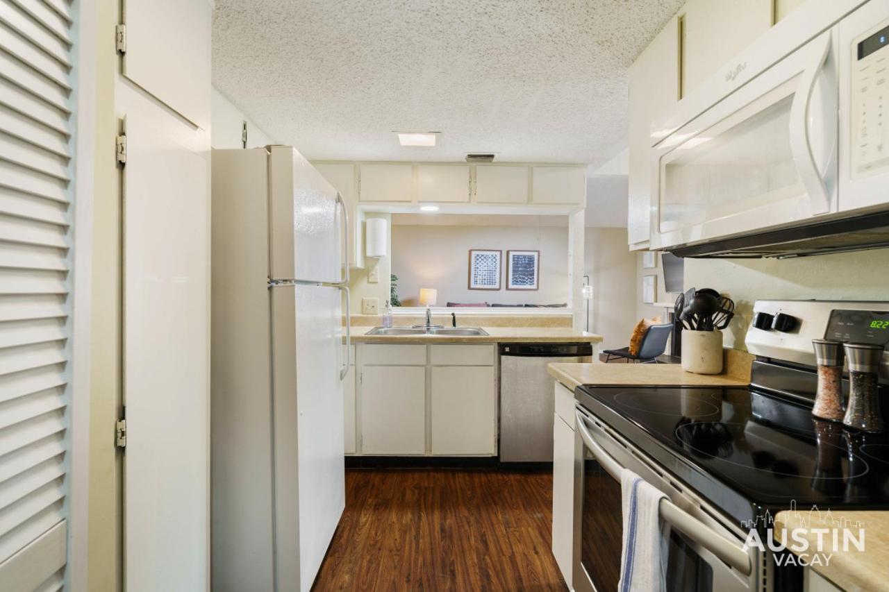 Spacious Atx Apt With Private Deck And All Essentials Austin Exterior photo