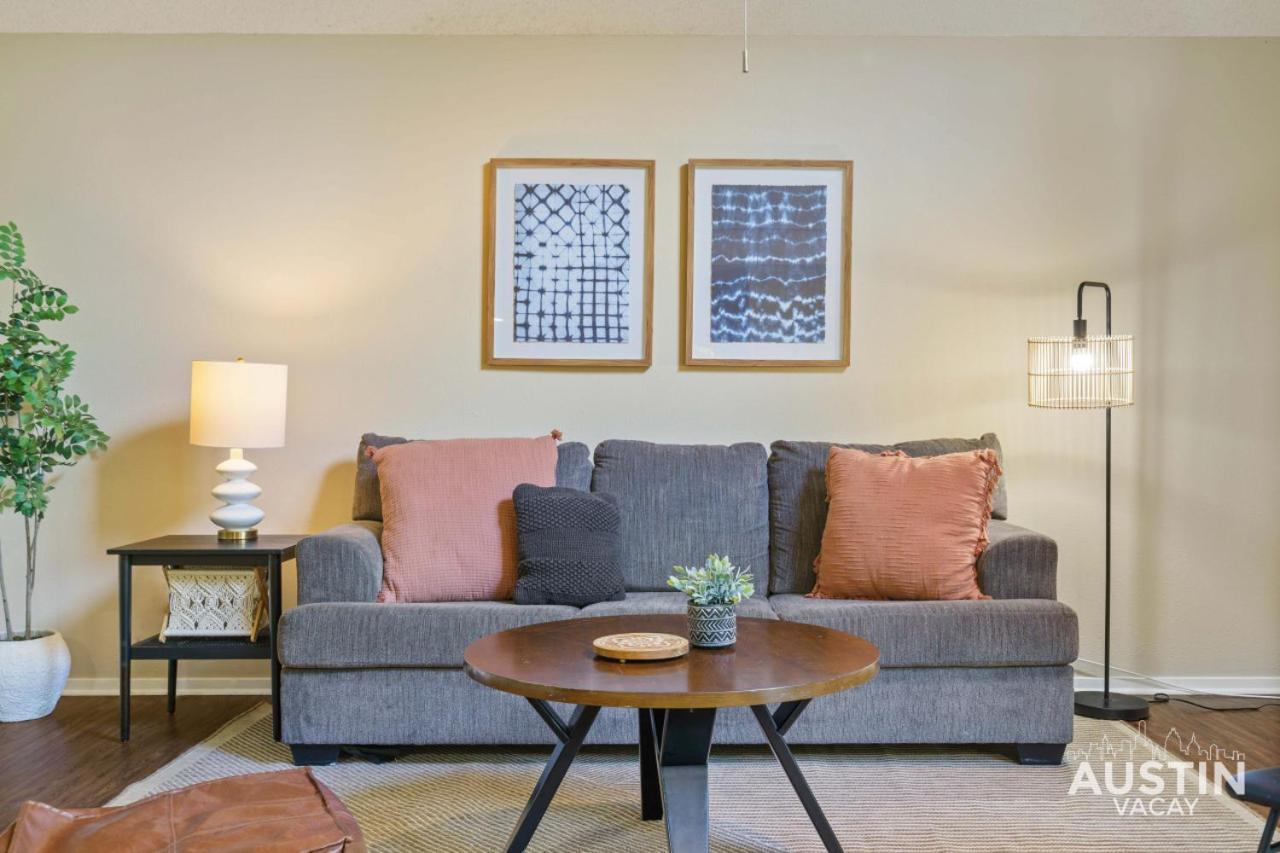 Spacious Atx Apt With Private Deck And All Essentials Austin Exterior photo
